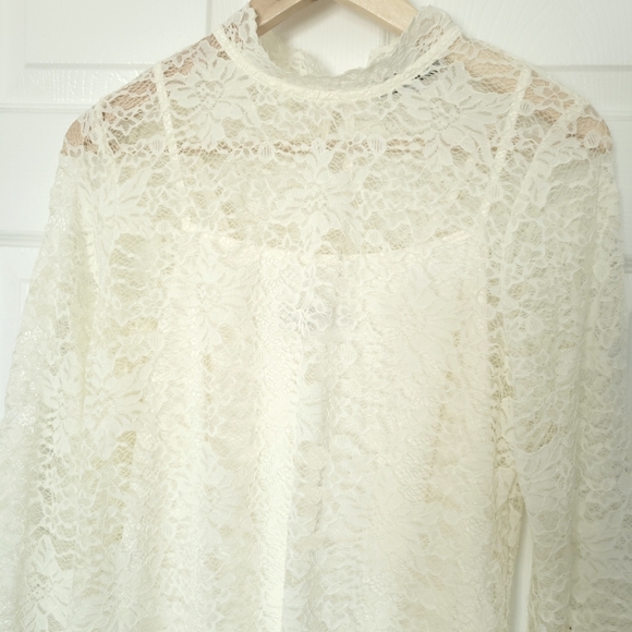 NWT Simply Styled Long Sleeve Lace Top - Picture 3 of 10